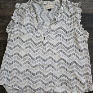 #405 Universal Thread Gray and White Patterned Blouse